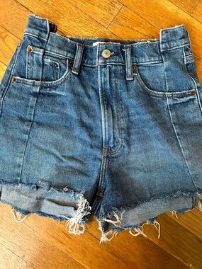 A& F Curve Love Mom Short